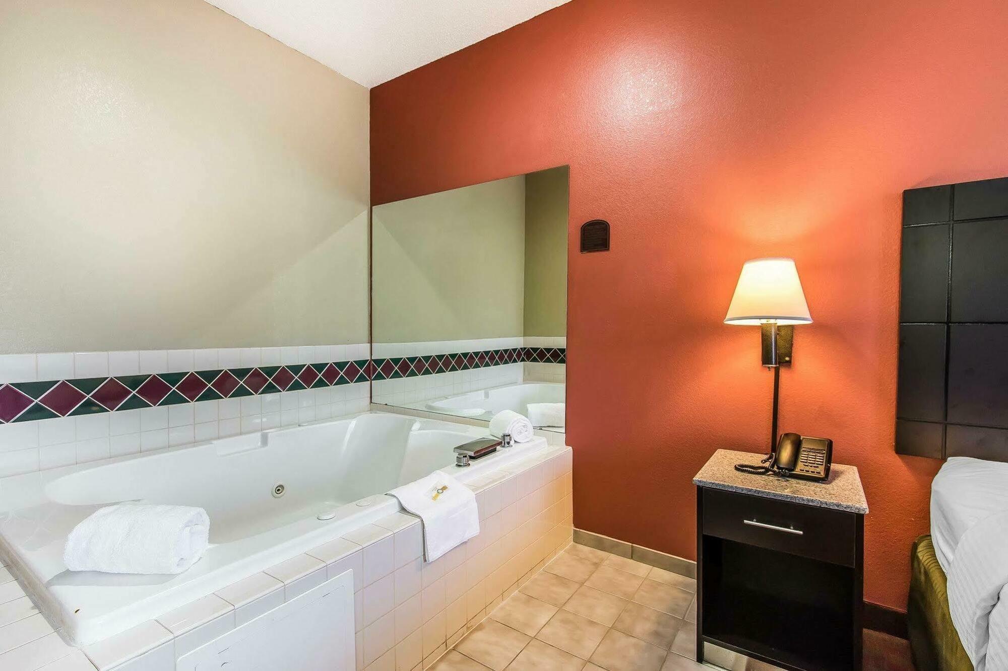 Quality Inn & Suites La Vergne Εξωτερικό φωτογραφία